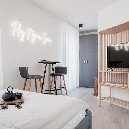 Homewell Apartments Game And Movie Познань Екстер'єр фото